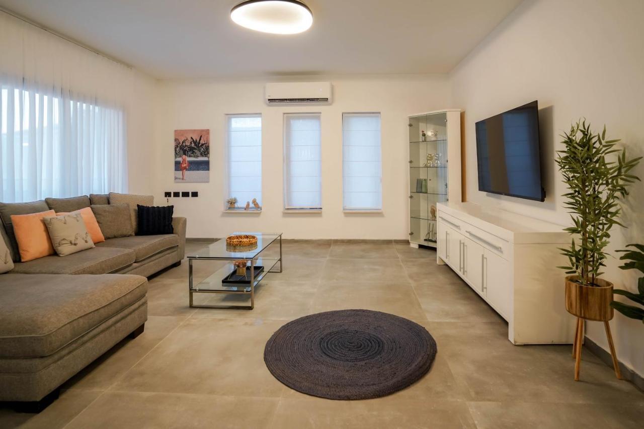 אילת וילה רוני בריכה מחוממת Villa Roni Heated pool מראה חיצוני תמונה